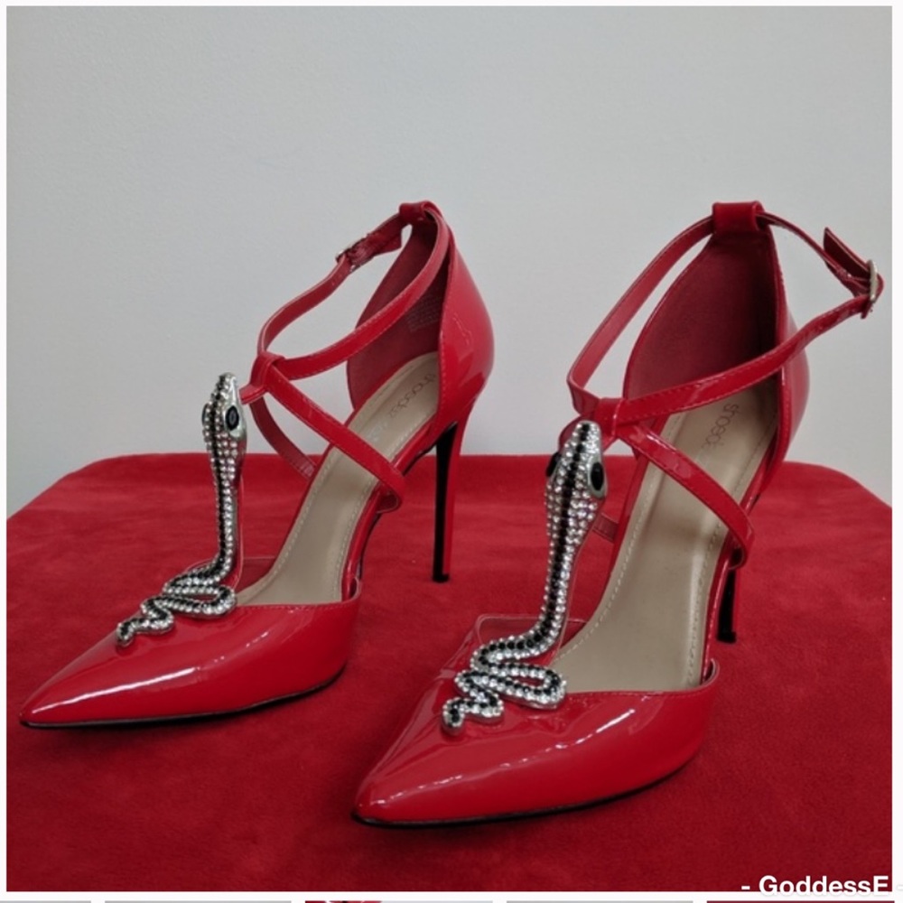 Red 👠 Heels🐍
